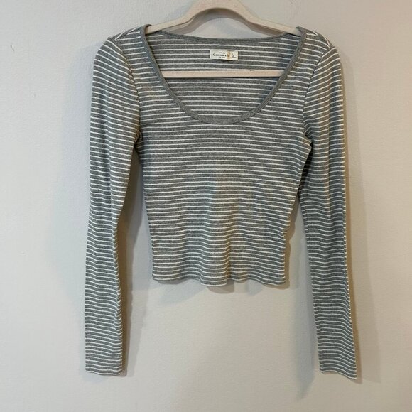 Abercrombie & Fitch Tops - Abercrombie & Fitch Women's Grey White Striped Long Sleeve T-Shirt Size Large